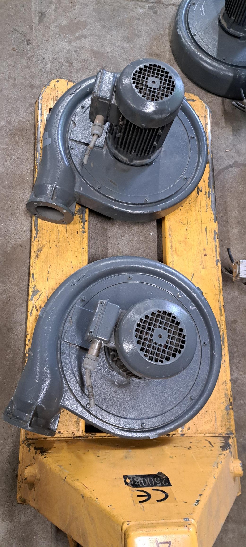 Wentylator DG 33/4-041-01-0055;  0,75 / 1,25 kW
